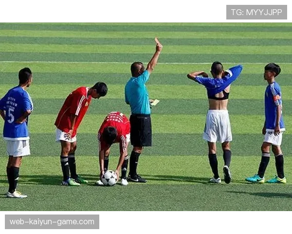 红牌规则详解：四类直接判罚与裁判判定要点