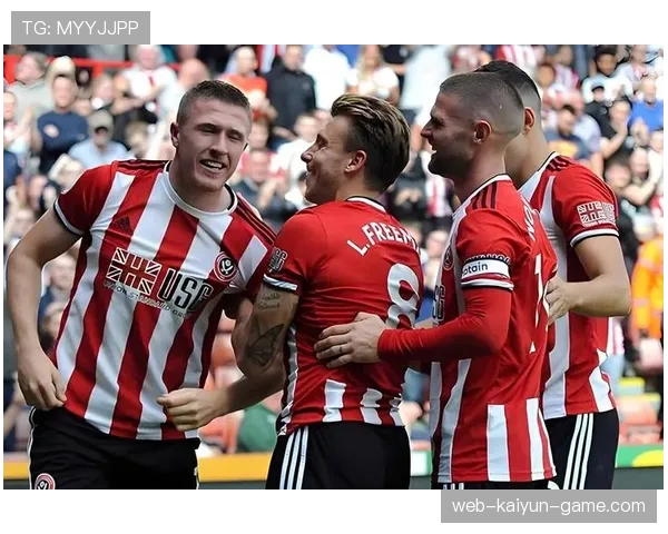 利物浦战术崩盘迹象显现，高位逼抢失灵暴露阵容深度问题，影响赛季竞争格局